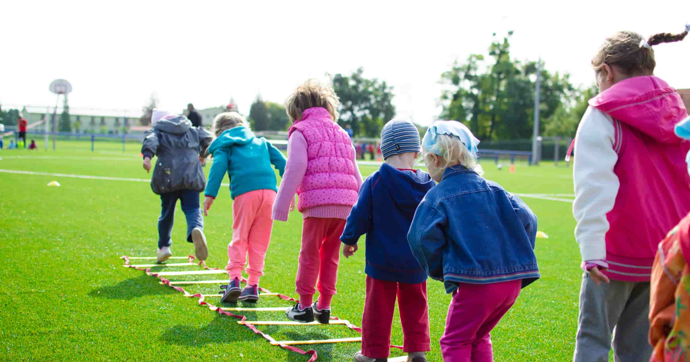 Actividades para trabajar la lateralidad en primaria: juegos y ejercicios prácticos