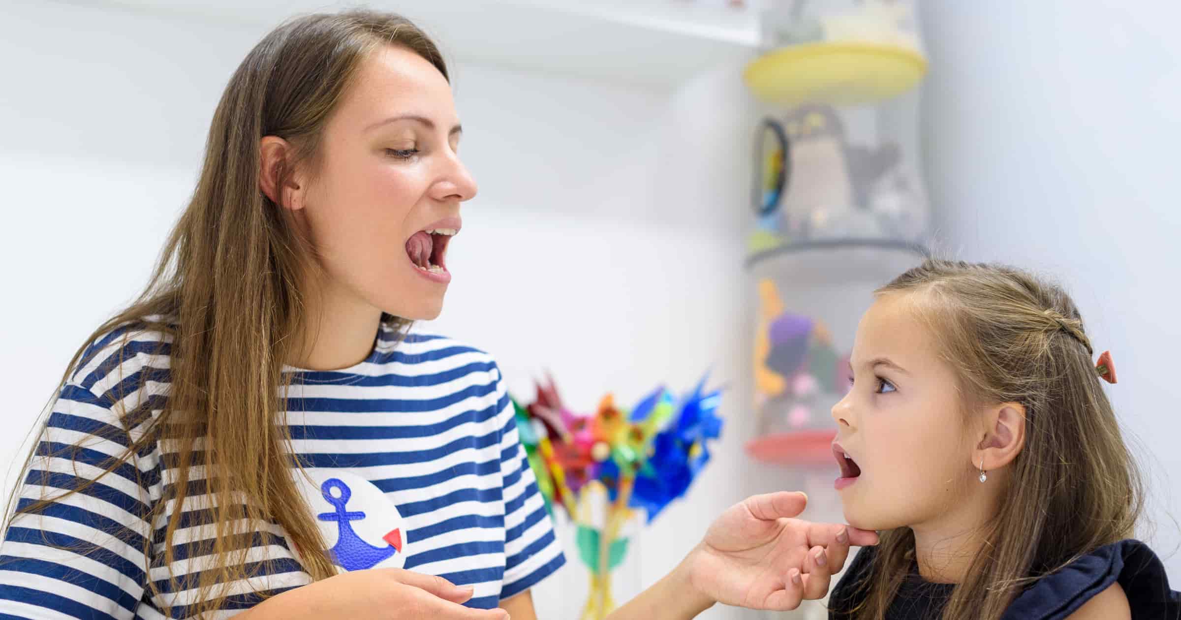 ¿Qué hace un Maestro de Audición y Lenguaje? Descubre su rol en la educación
