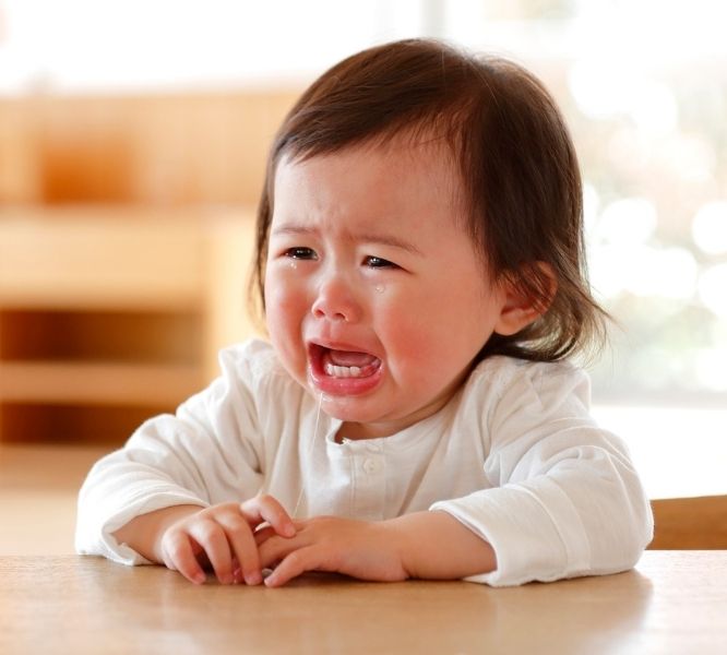 Niños llorando durante los primeros días de infantil